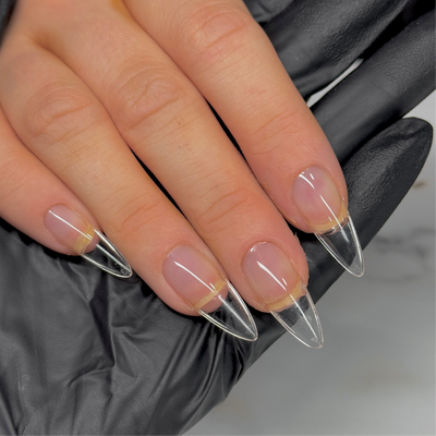 Klare mittelgroße Stiletto-Box mit Tipps